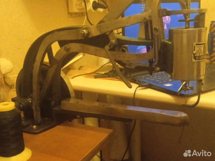 Обувная швейная машинка