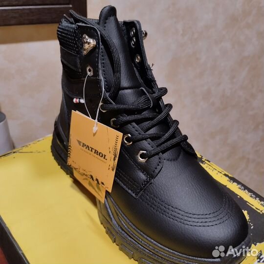 Ботинки женские 39 размер новые