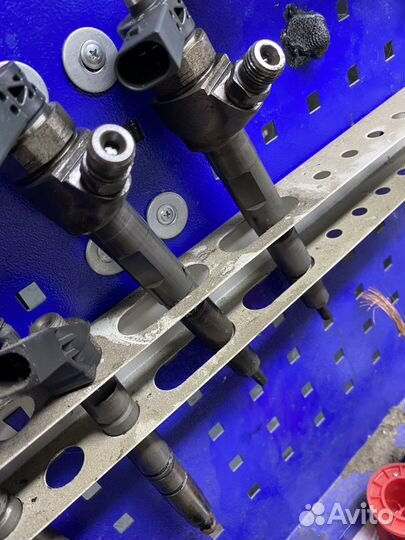 Форсунка vag passat b7 03L130277J