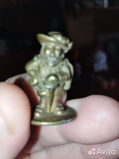 Бронзовая статуэтка мушкетёра СССР