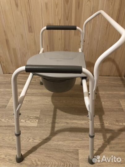 Санитарный стул