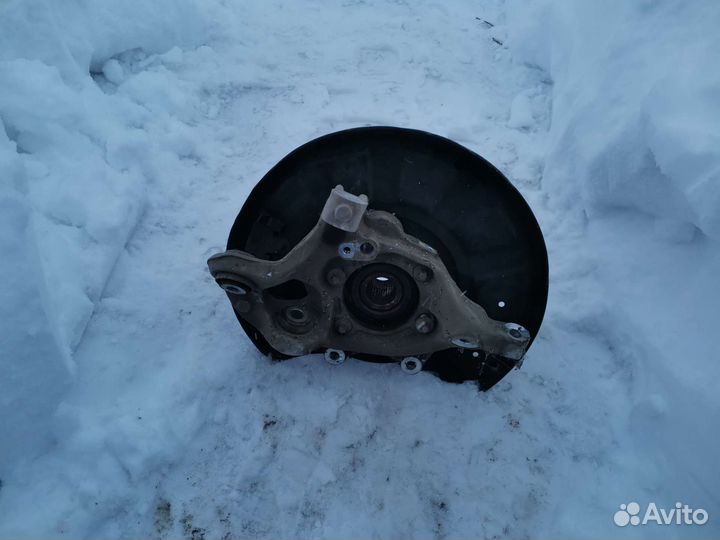 Задний правый кулак Mercedes w212