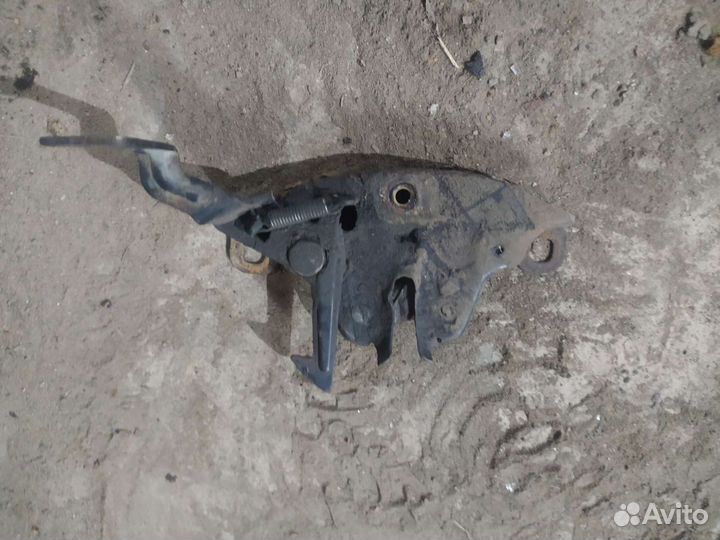 Замок капота Ниссан Примера Р11