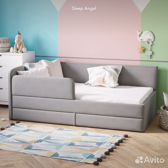 Детская кровать с бортиком