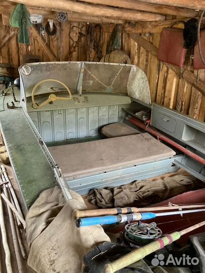 Лодка с мотором