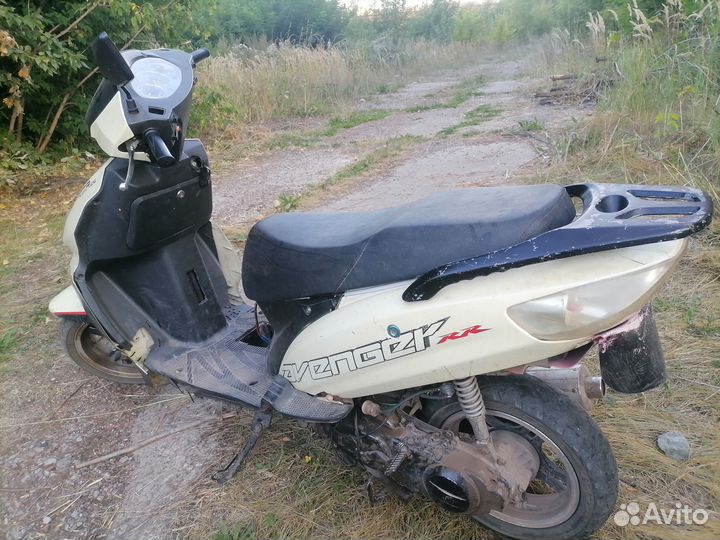 Скутер avangerr