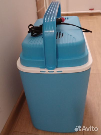 Дорожный автомобильный холодильник