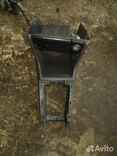 Консоль кпп Пассат б3