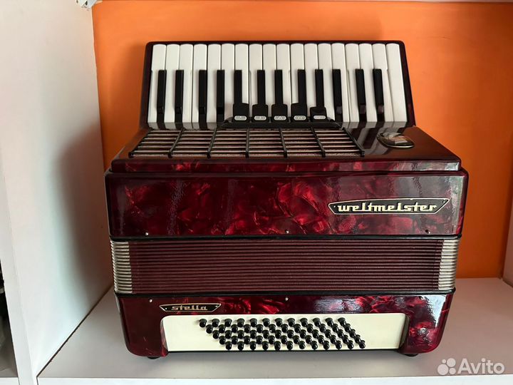 Аккордеон Weltmeister stella 1/2