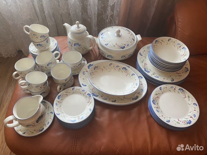 Сервиз кофейно-столовый Royal Doulton Англия