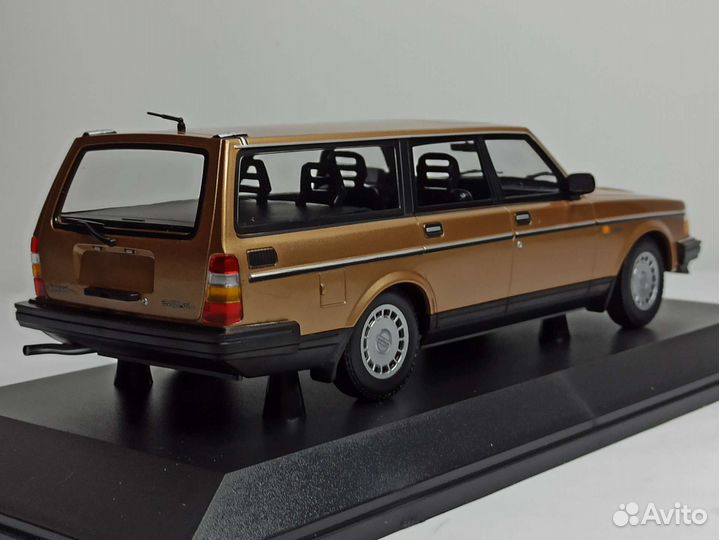 Volvo 240 GL Break 1986 Minichamps 1:18