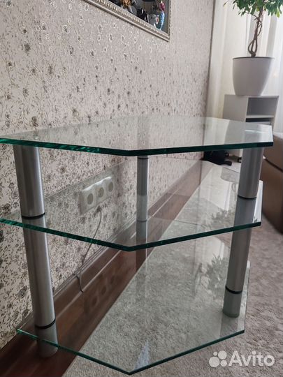 Стеклянная тумба под тв