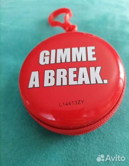 Игрушки Макдональдс 2007г,брелок-конфетница m&m's