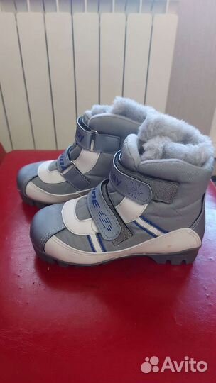 Лыжные ботинки