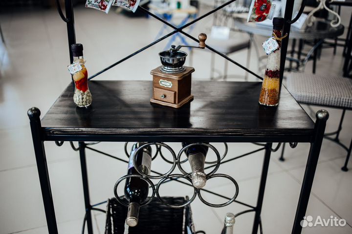 Кованая этажерка