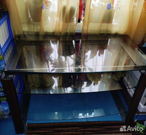 Стеклянная тумба. Италия