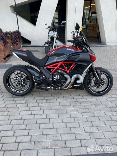 Diavel Carbon (Firetong)