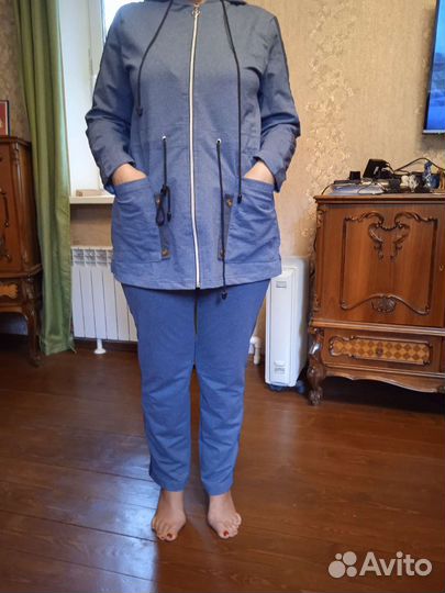 Спортивный костюм женский