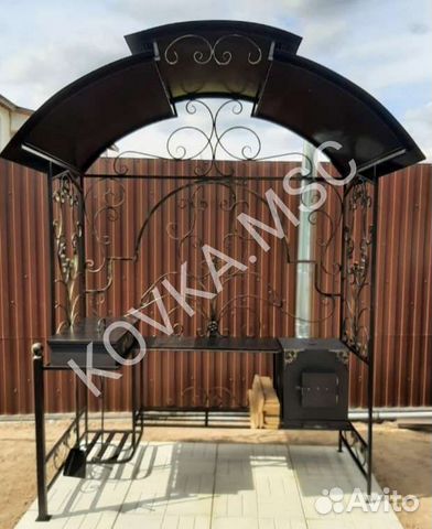 Мангал с крышей