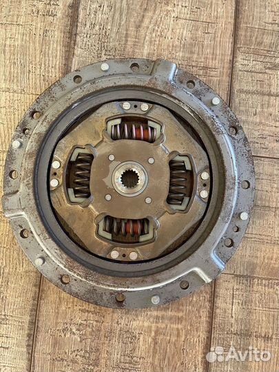 Демпферный диск Toyota Prius ZVW30