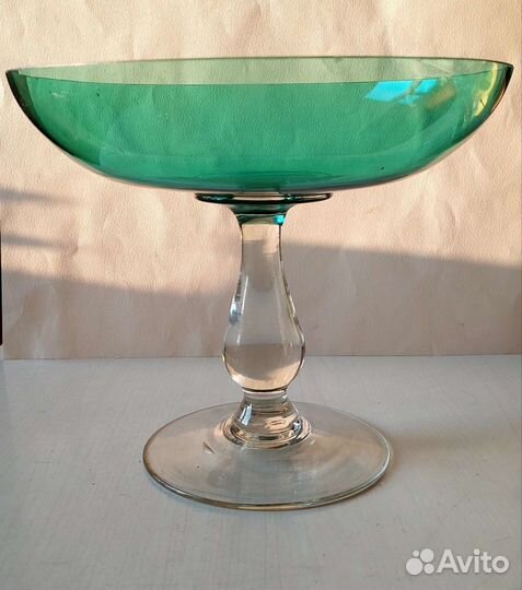 Ваза на ножке. Редкий цвет. Линза. Мальцов