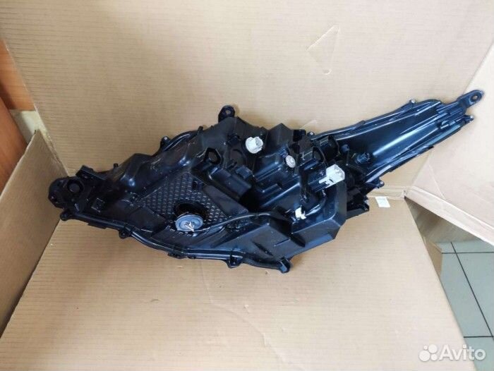 Фара правая для Lexus RX