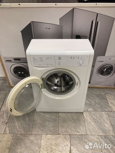 Стиральная машина Indesit узкая