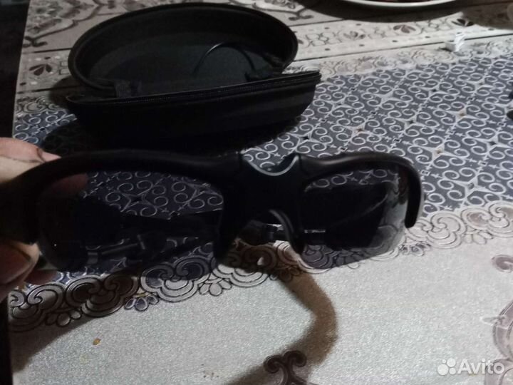 Очки с наушниками, футляр, шнур зарядки