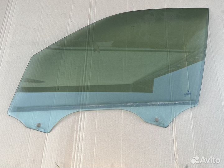 Стекло передней левой двери Bmw X5 E70