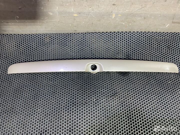 Накладка крышки багажника Opel Vectra B Седан