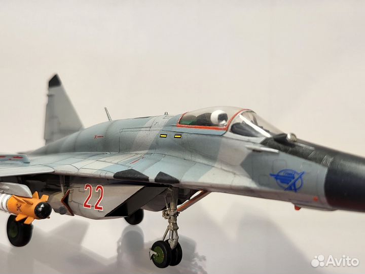 Модель самолета миг-29 смт 1/72