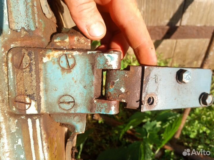 Петля Москвич 402,403,407,410 и др