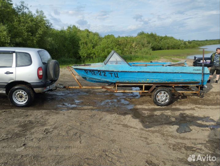 Лодка Крым с мотором
