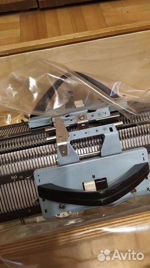 Двухфантурная вязальная машина 