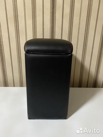 Подлокотник