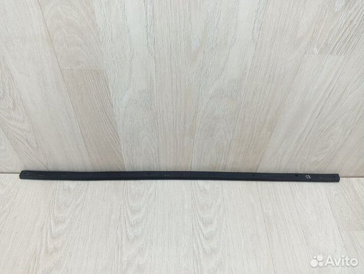 Уплотнитель капота Hyundai Ix35