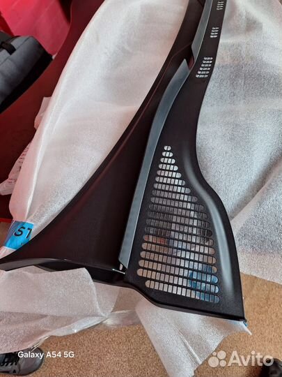 Решетка под лобовое стекло Volkswagen Polo 2010