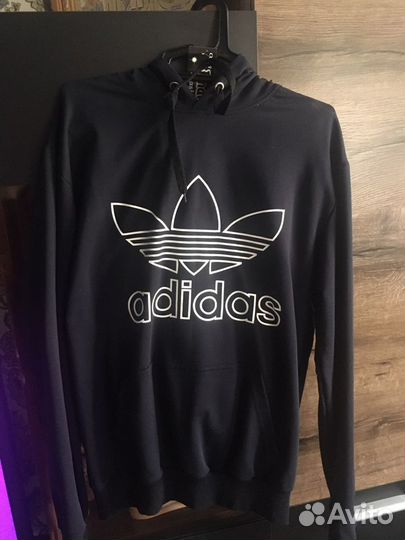Продам спортивный костюм adidas