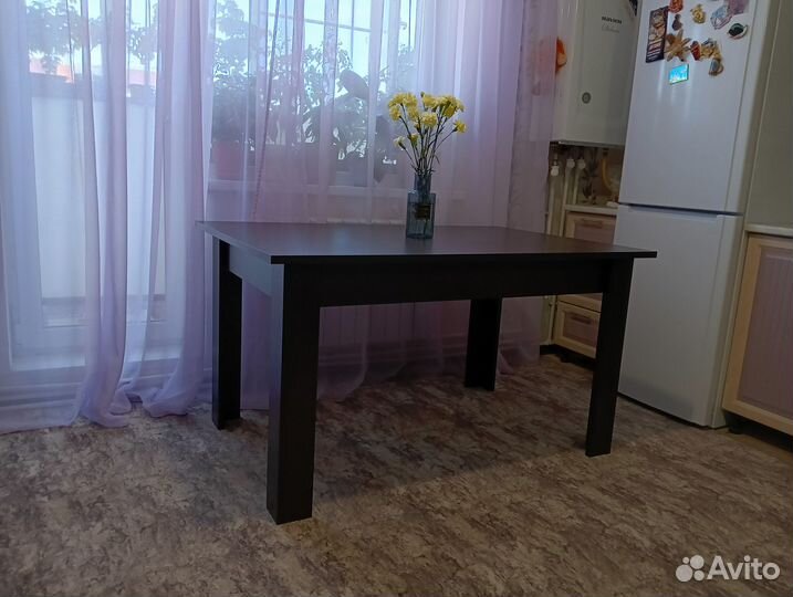 Стол обеденный, интерьерный