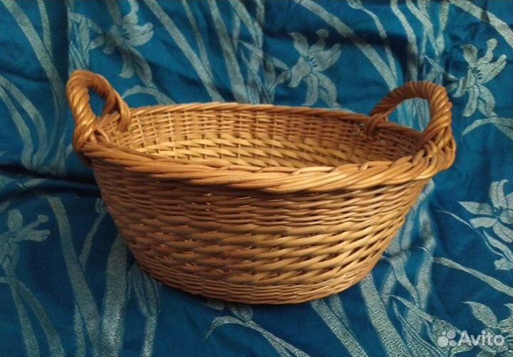 Посуда и сундучок плетеные