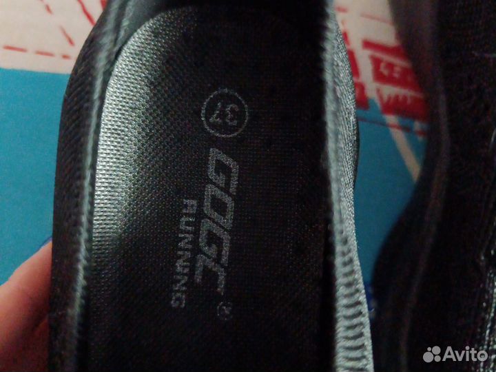 Кроссовки 37 новые