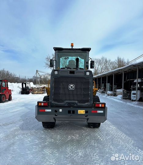 Фронтальный погрузчик XCMG XC938, 2024