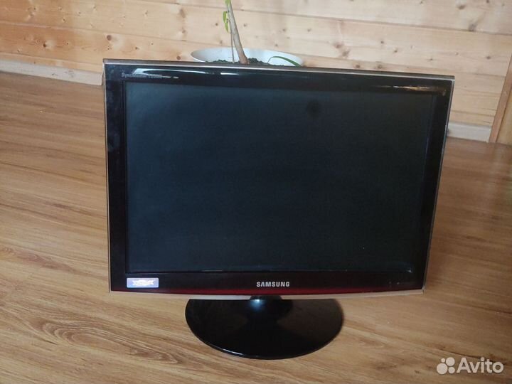 Монитор Samsung