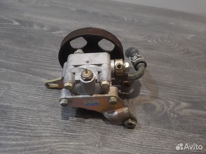 Насос гидроусилителя Mazda Capella Premacy MPV