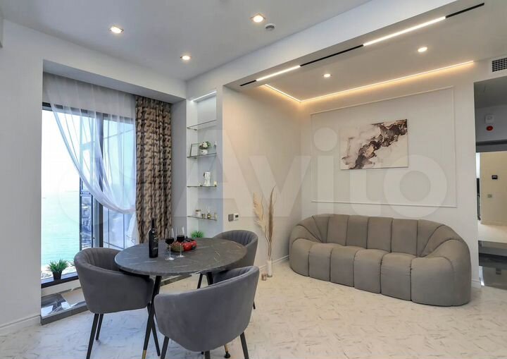 2-к. квартира, 80 м², 21/25 эт.