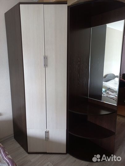Продам угловой шкаф + стеллаж с зеркалом