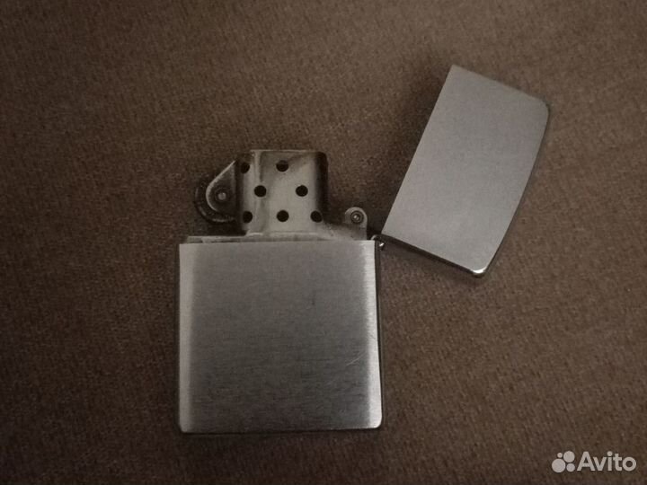 Зажигалка бензиновая zippo