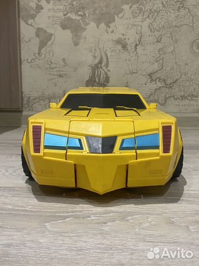 Робот трансформер бамблби