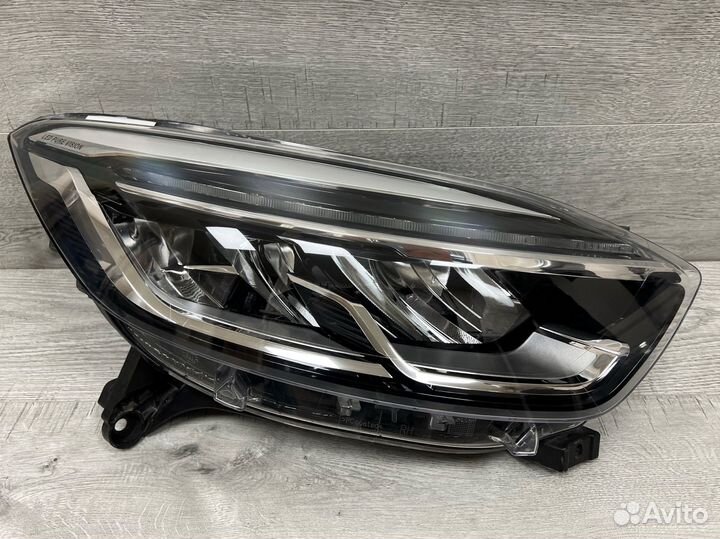 Фара правая Renault Kaptur 1 LED (2016-2022)