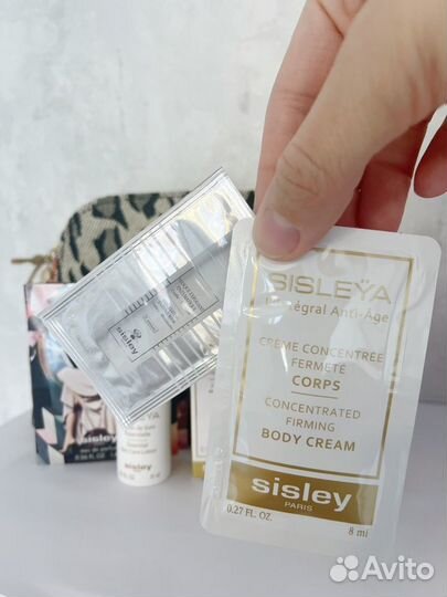 Sisley набор косметики в косметичке